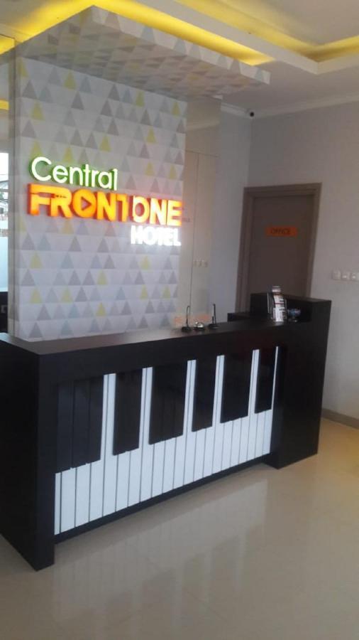 Central Front One Inn Jakarta Airport Rawabokor Dua Luaran gambar