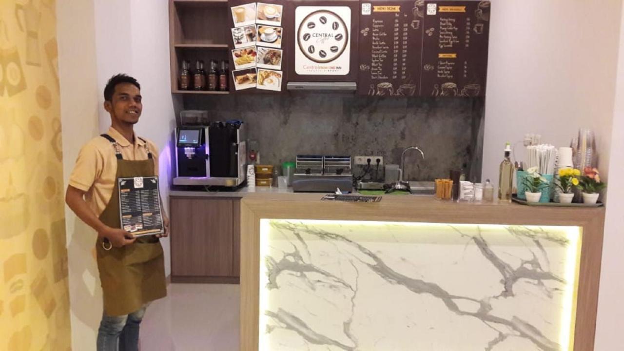 Central Front One Inn Jakarta Airport Rawabokor Dua Luaran gambar
